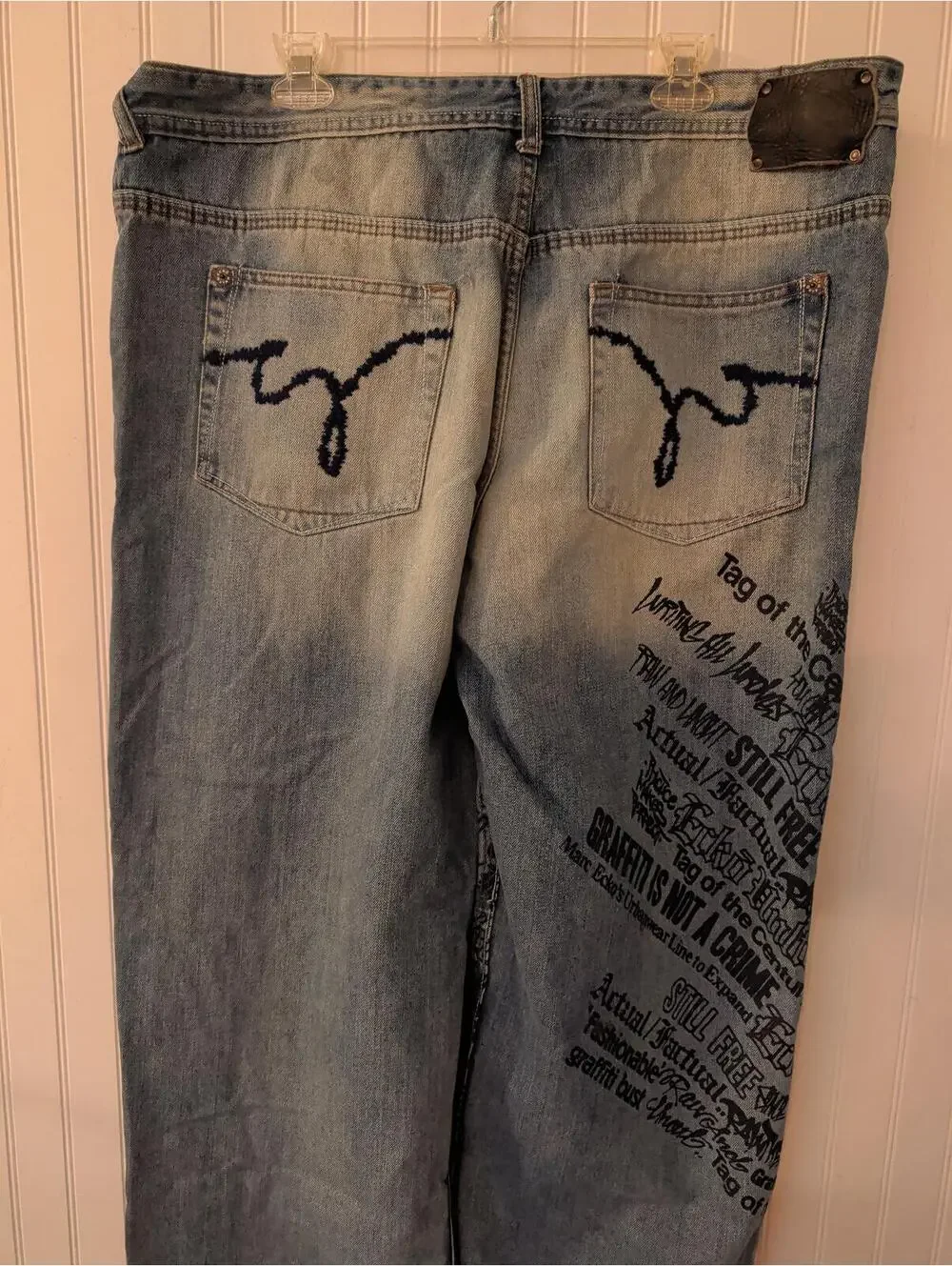 Ecko Unlimited Distressed Jeans Graffiti Print Sz 40